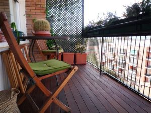 Tarima de madera tropical de ipe en terraza de Madrid capital