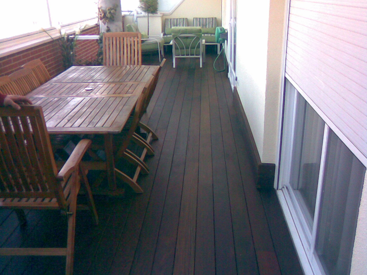 Venta e instalacion de tarima de madera de exterior en terraza