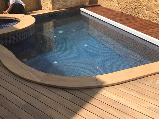 suelo tarima exterior piscina madera ipe